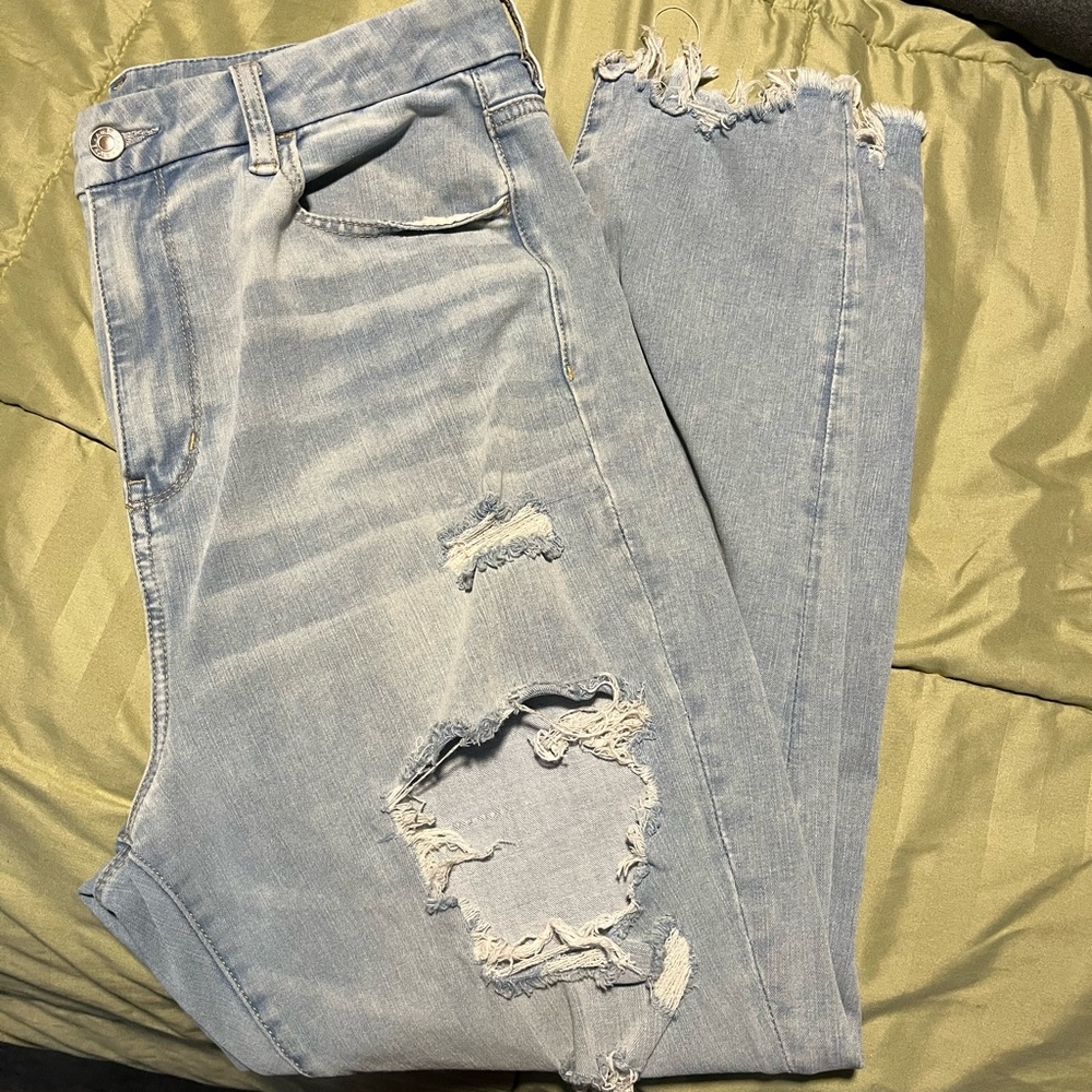 American Eagle Outfitters Light Blue Ripped Boyfriend Jeans